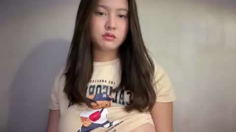 Snapshot of micaganda1 chatting on 11-03-25, 09:27 urbaby mica online show from 11-03-25, 09:27