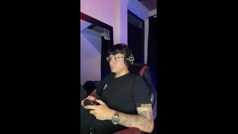 michael independent model  online show from 12-06-24, 10:19