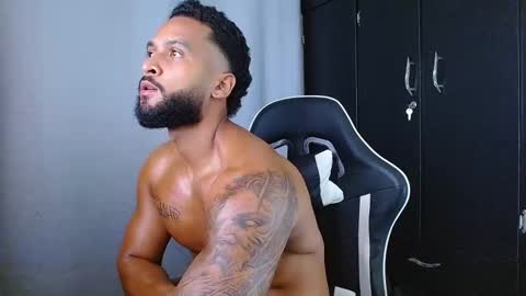 Snapshot of michael_maximo chatting on 02-09-26, 02:04 maximo online show from 02-09-26, 02:04