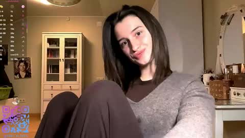 Snapshot of michael_pors chatting on 01-08-26, 02:41 Emily online show from 01-08-26, 02:41