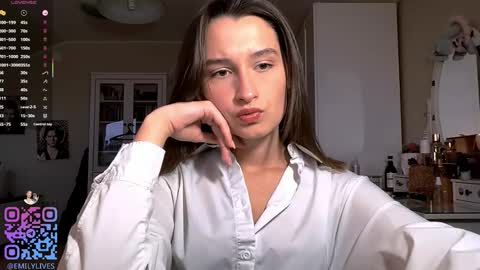 Snapshot of michael_pors chatting on 02-01-26, 02:15 Emily online show from 02-01-26, 02:15