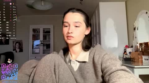 Snapshot of michael_pors chatting on 02-05-26, 02:33 Emily online show from 02-05-26, 02:33