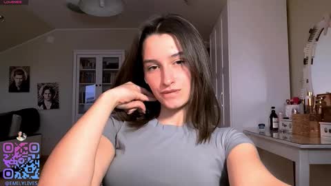 Snapshot of michael_pors chatting on 02-08-26, 02:09 Emily online show from 02-08-26, 02:09