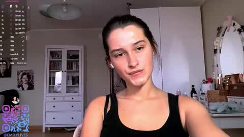 Snapshot of michael_pors chatting on 02-09-26, 02:21 Emily online show from 02-09-26, 02:21