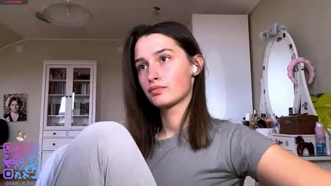 Snapshot of michael_pors chatting on 02-22-26, 02:04 Emily online show from 02-22-26, 02:04