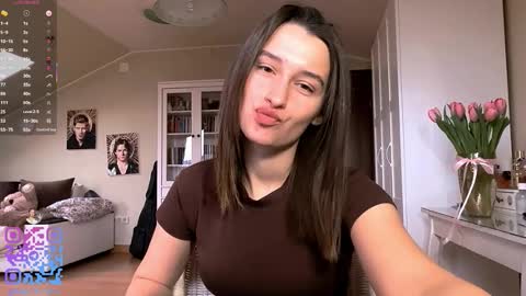 Snapshot of michael_pors chatting on 03-01-26, 02:08 Emily online show from 03-01-26, 02:08