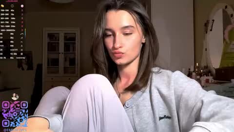 Snapshot of michael_pors chatting on 03-06-26, 04:25 Emily online show from 03-06-26, 04:25