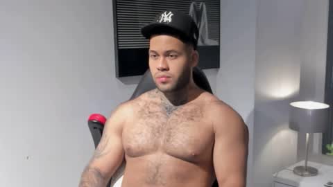 Snapshot of michael_salens chatting on 03-12-25, 10:48 Michael Salens independent model online show from 03-12-25, 10:48