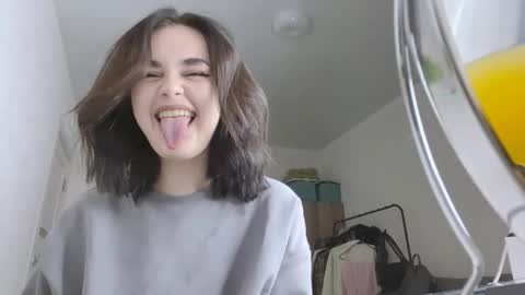 Ellie online show from 11-17-25, 06:14