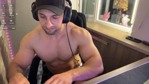 Snapshot of michaelbradley_for_u chatting on 07-04-26, 11:00 michaelbradley_for_u online show from 07-04-26, 11:00