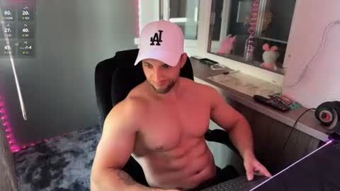 Snapshot of michaelbradley_for_u chatting on 08-09-26, 04:56 michaelbradley_for_u online show from 08-09-26, 04:56