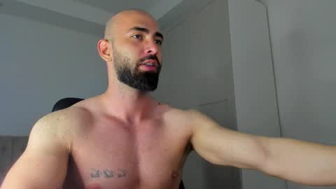 MichaelEvansx online show from 04-27-26, 09:02