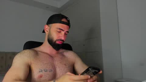 Snapshot of michaelevansx chatting on 05-09-26, 08:14 MichaelEvansx online show from 05-09-26, 08:14