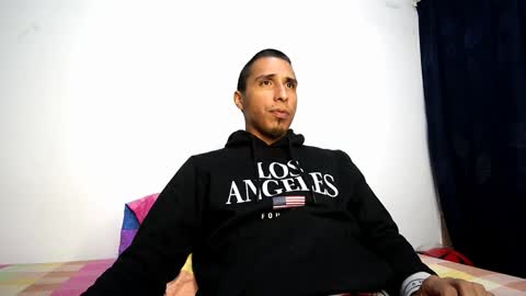 Snapshot of michaelhotbbc chatting on 09-12-25, 02:33 Michael online show from 09-12-25, 02:33