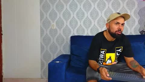 Snapshot of michaell_twink chatting on 02-18-25, 01:21 Michaell online show from 02-18-25, 01:21