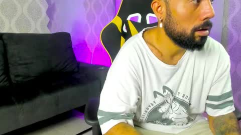 Snapshot of michaell_twink chatting on 03-15-26, 01:33 Michaell online show from 03-15-26, 01:33