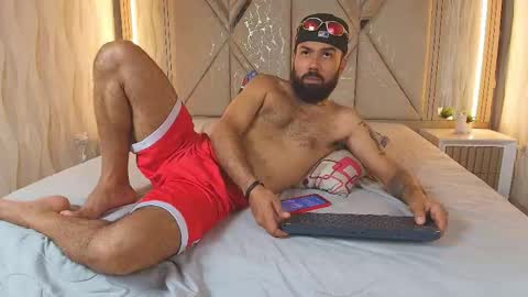 Snapshot of michaell_twink chatting on 05-12-26, 10:40 Michaell online show from 05-12-26, 10:40