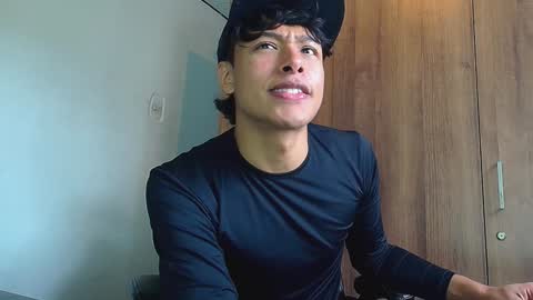 Snapshot of michaelstones chatting on 12-20-24, 01:54 michaelstones online show from 12-20-24, 01:54