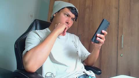 Snapshot of michaelstones chatting on 12-26-24, 04:04 michaelstones online show from 12-26-24, 04:04