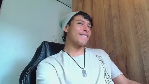 Snapshot of michaelstones chatting on 01-06-25, 04:34 michaelstones online show from 01-06-25, 04:34