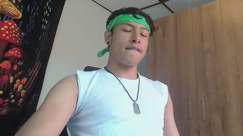 Snapshot of michaelstones chatting on 02-13-25, 01:59 michaelstones online show from 02-13-25, 01:59