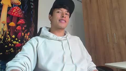 Snapshot of michaelstones chatting on 02-25-25, 05:25 michaelstones online show from 02-25-25, 05:25