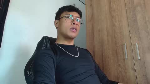 Snapshot of michaelstones chatting on 03-10-25, 06:01 michaelstones online show from 03-10-25, 06:01