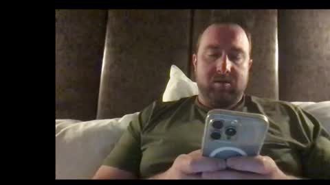 Snapshot of michaelt483 chatting on 02-18-26, 04:19 michaelt483 online show from 02-18-26, 04:19