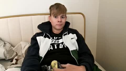 Snapshot of michaeltwinkboy chatting on 03-29-26, 05:24 michaeltwinkboy online show from 03-29-26, 05:24