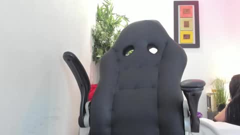 Snapshot of michel_lopez18 chatting on 12-04-25, 10:57 michel_lopez18 online show from 12-04-25, 10:57