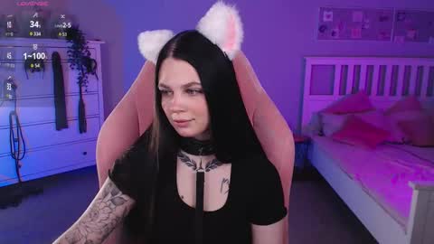 Snapshot of michela_fruet chatting on 10-10-25, 01:04 Kate online show from 10-10-25, 01:04