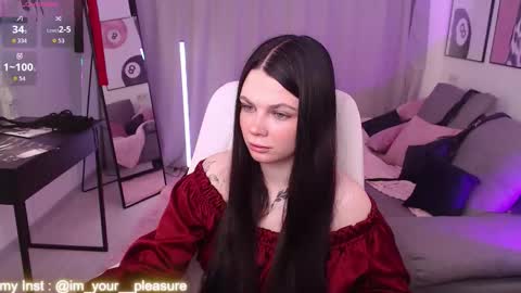 Snapshot of michela_fruet chatting on 12-03-25, 01:02 Kate online show from 12-03-25, 01:02