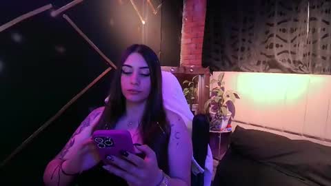 Snapshot of michell_h chatting on 06-24-26, 06:01 Nani online show from 06-24-26, 06:01
