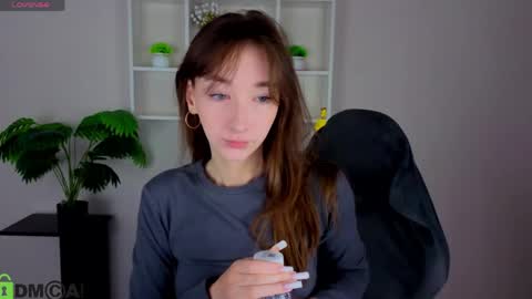 Michelle online show from 05-07-26, 01:11