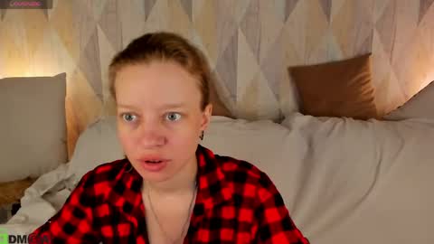 Snapshot of michelle_blond chatting on 06-07-26, 01:10 michelle_blond online show from 06-07-26, 01:10
