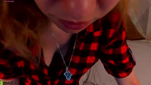 Snapshot of michelle_blond chatting on 06-08-26, 01:09 michelle_blond online show from 06-08-26, 01:09