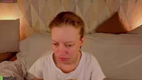 Snapshot of michelle_blond chatting on 06-14-26, 01:14 michelle_blond online show from 06-14-26, 01:14