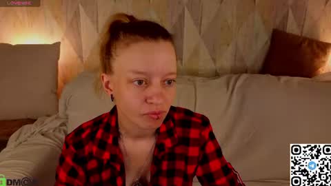 Snapshot of michelle_blond chatting on 06-15-26, 01:08 michelle_blond online show from 06-15-26, 01:08