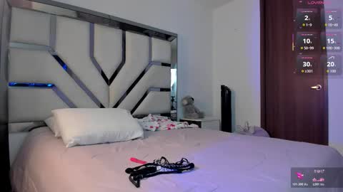 Snapshot of michelle_ferrerr chatting on 12-22-25, 11:18 MICHELLE online show from 12-22-25, 11:18