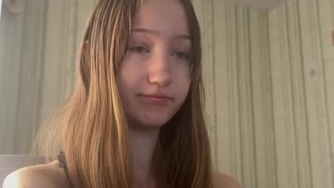 Snapshot of michelle_neely chatting on 10-08-25, 08:01 michelle_neely online show from 10-08-25, 08:01