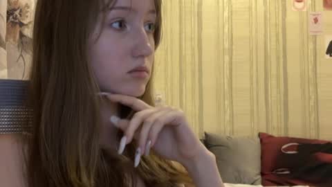 Snapshot of michelle_neely chatting on 10-11-25, 09:35 michelle_neely online show from 10-11-25, 09:35