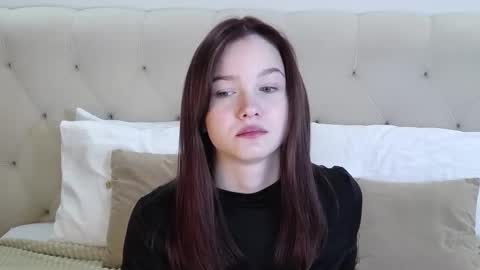 Michelle online show from 11-03-25, 01:34