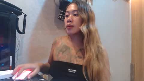 michelle_ux online show from 10-11-25, 03:10