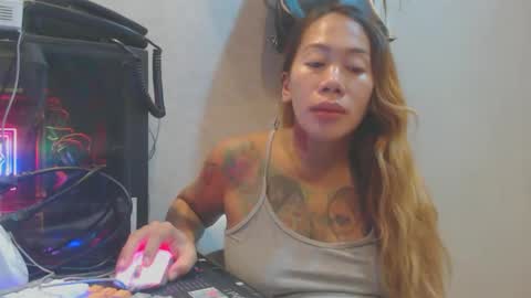 michelle_ux online show from 10-28-25, 01:14