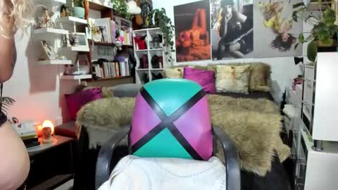 michelle apihel online show from 06-09-26, 07:58