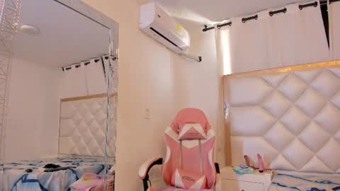 michelleblair1 online show from 06-19-26, 01:59