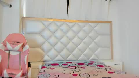 michelleblair1 online show from 07-08-26, 12:31