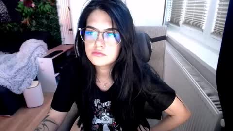 michellerossee online show from 11-25-25, 08:14