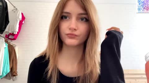 Jenny online show from 04-25-26, 08:39