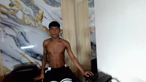 Snapshot of mick_storm chatting on 10-27-25, 06:56 Mick storm online show from 10-27-25, 06:56